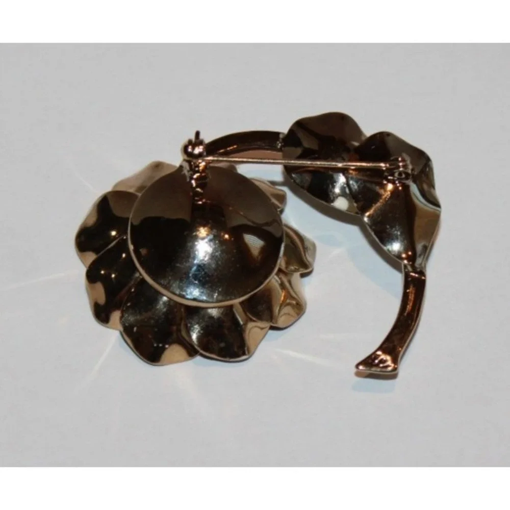 vintage signed Liz Claiborne LC orange enamel flower brooch pin gold tone